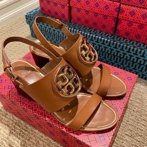 ❤️Tory Burch Classic Wedges, you can wear it for anything!